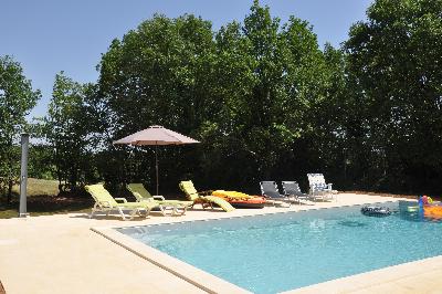 Périgord noir : villa 8P piscine privée et chauffée sur 1,6 ha !