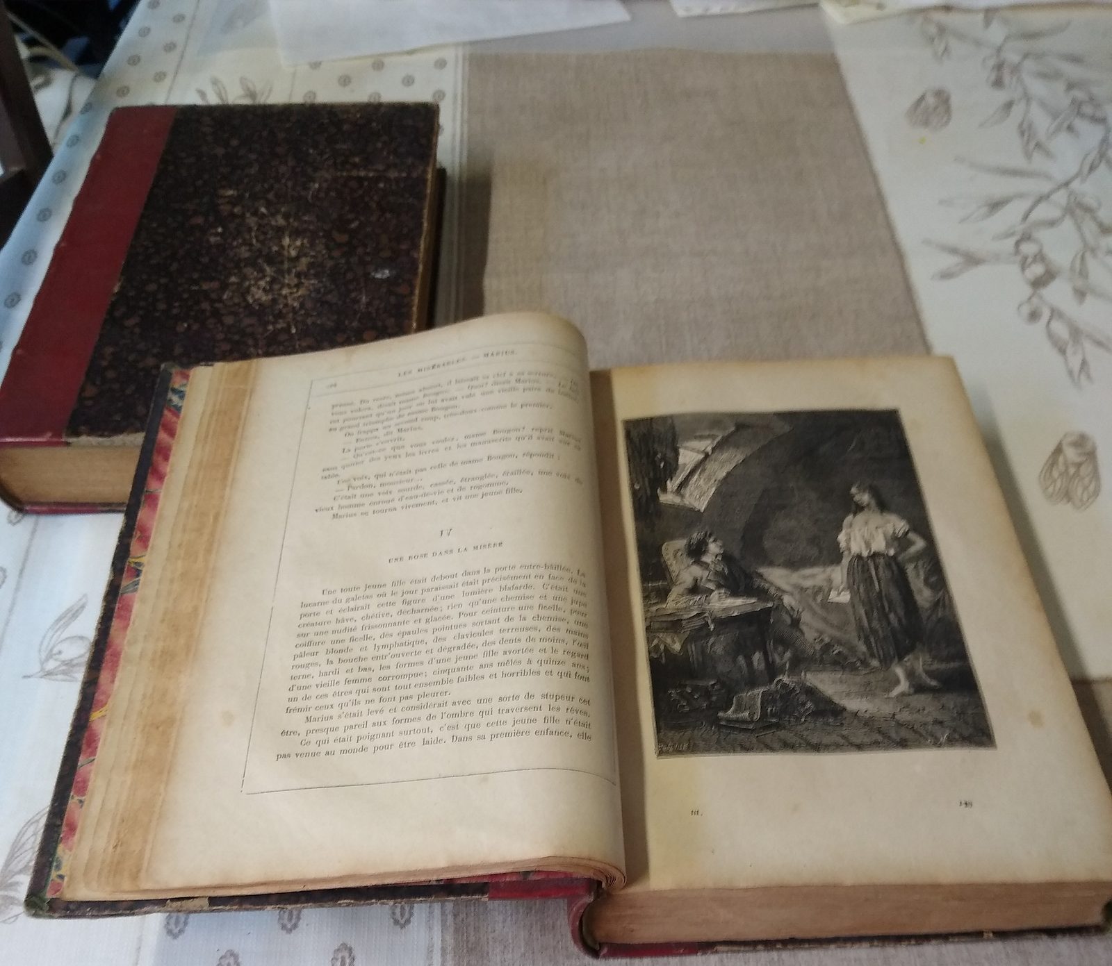 Livres très anciens de Victor Hugo - photo 3