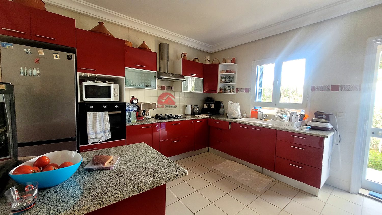 A VENDRE EN ZONE TOURISTIQUE BELLE VILLA AVEC PISCINE PRIVÉE - RÉF V623 - photo 4