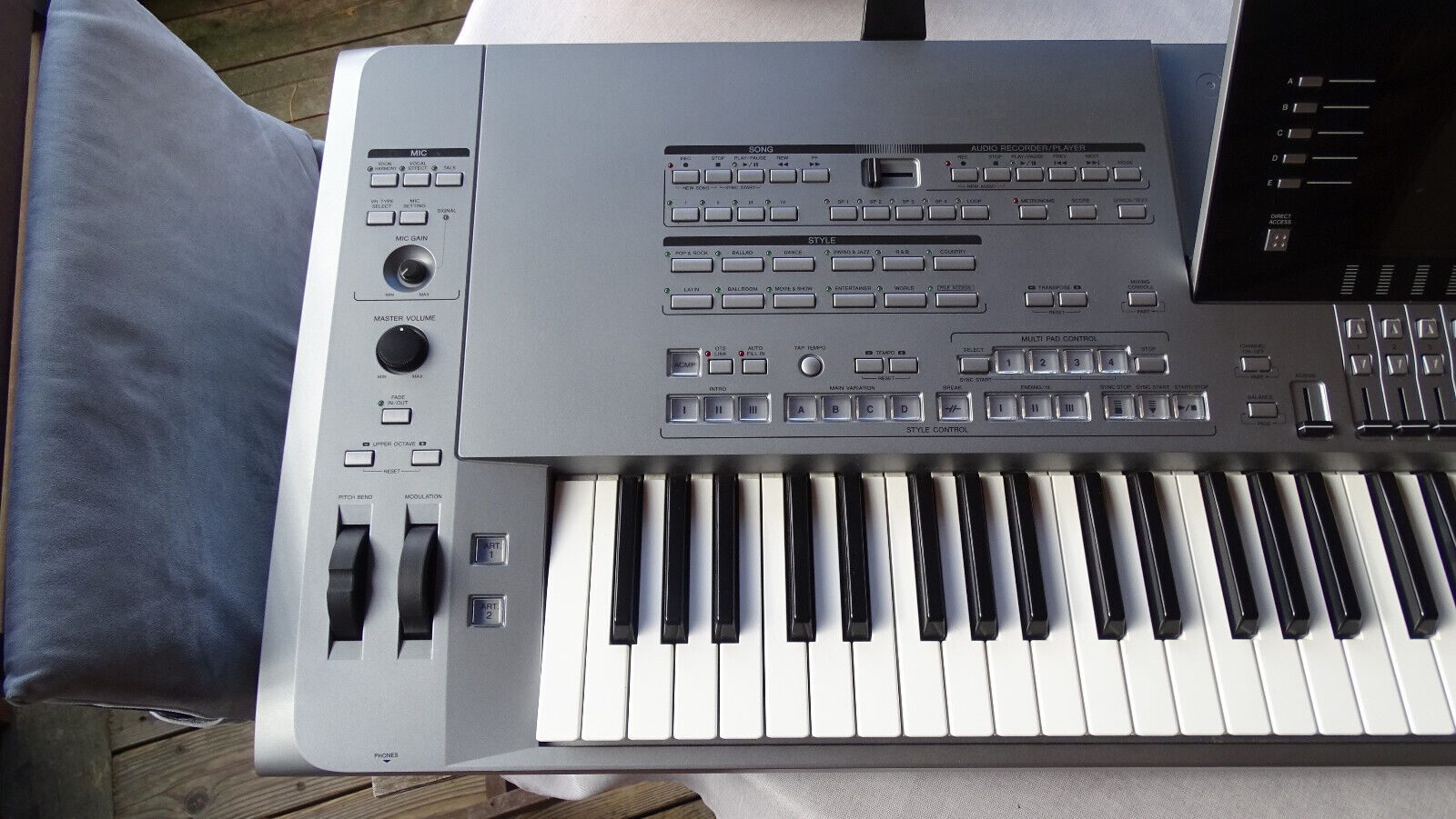 Tyros 5 76 touches - photo 1