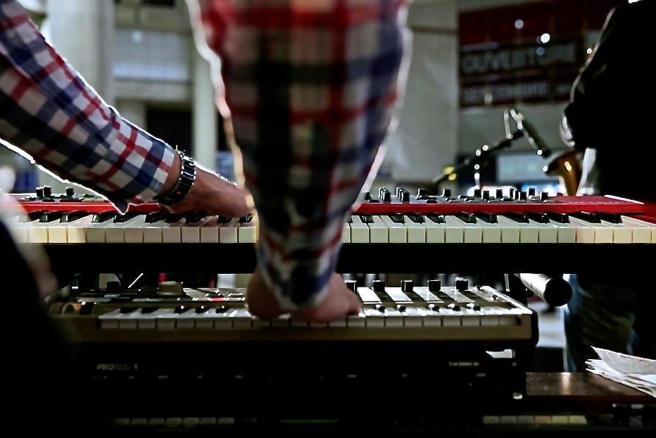 Pianiste pro donne cours à domicile ou en studio - photo 3