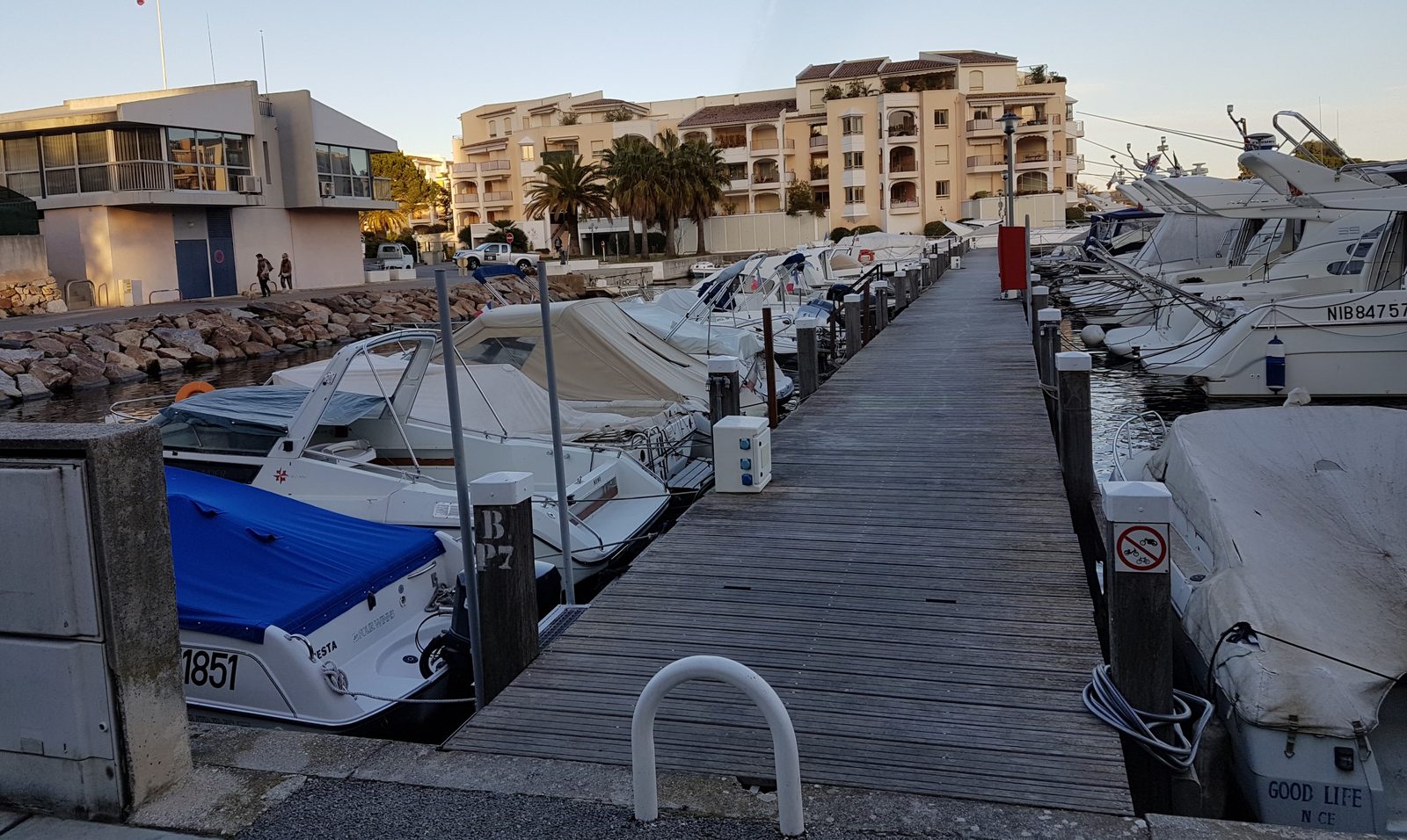 A LOUER PLACE DE PORT 7,70 m x 2.50 m à CANNES MARINA disponible dès 04 2024 - photo 2