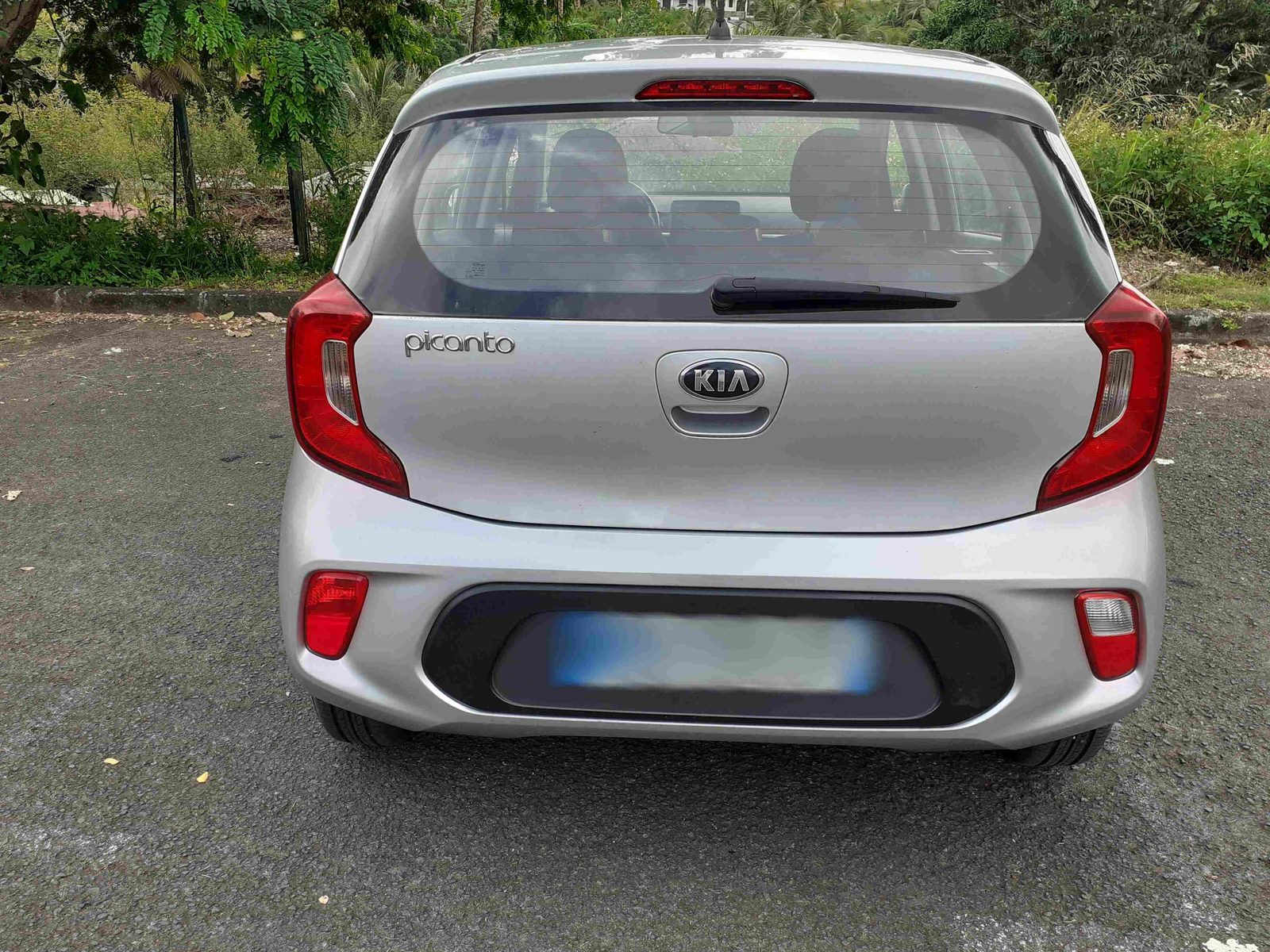 URGENT: Kia Picanto - 1.0L - 5cv -année 2018 - BV manuelle - photo 3