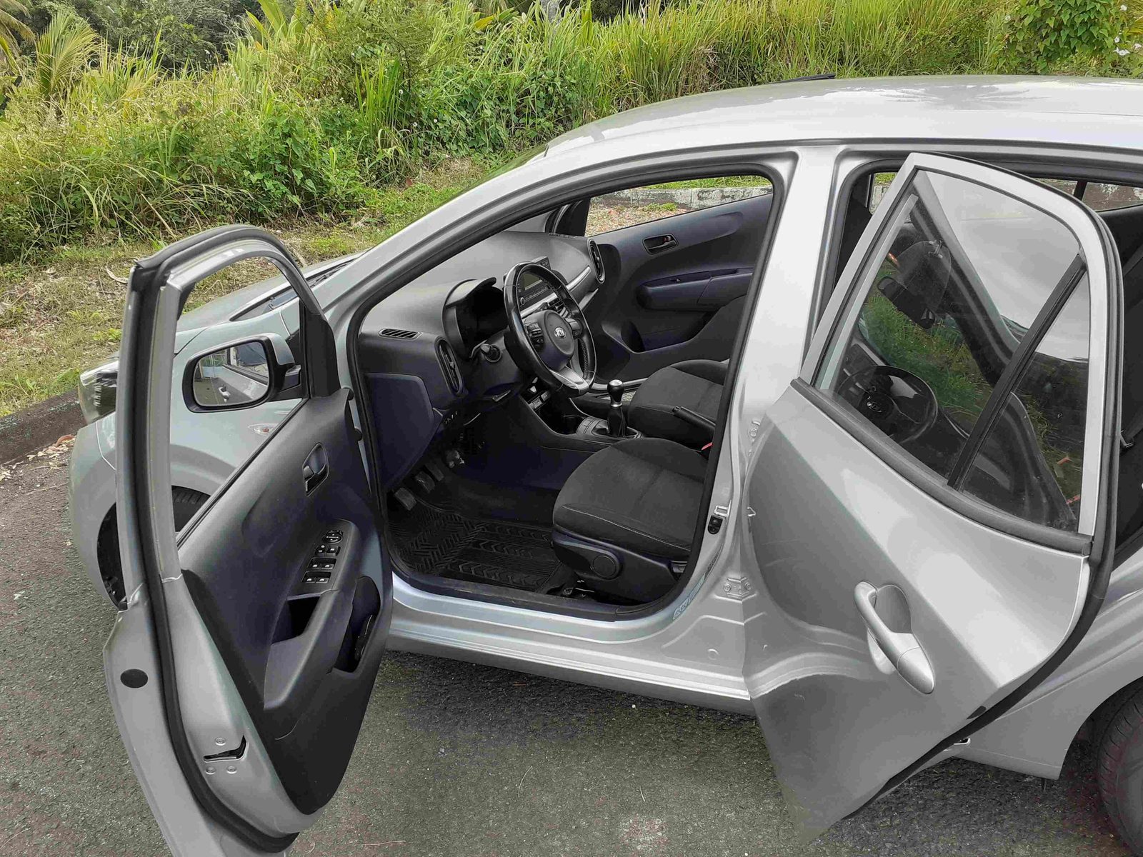 URGENT: Kia Picanto - 1.0L - 5cv -année 2018 - BV manuelle - photo 6