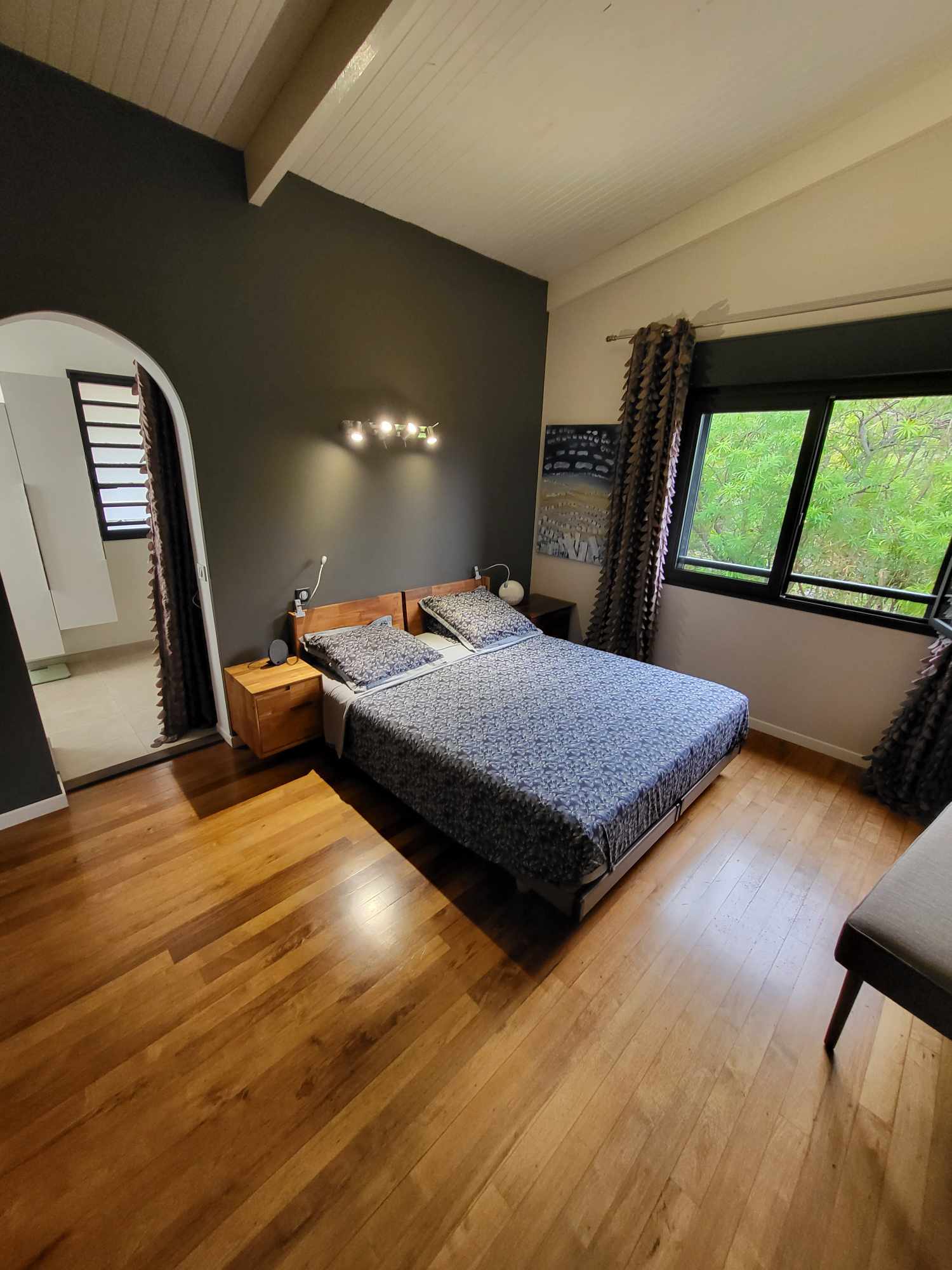 Villa F4/5 sur Parcelle XXL - Secteur Prisé - Vu sur l’Ocean. - photo 3