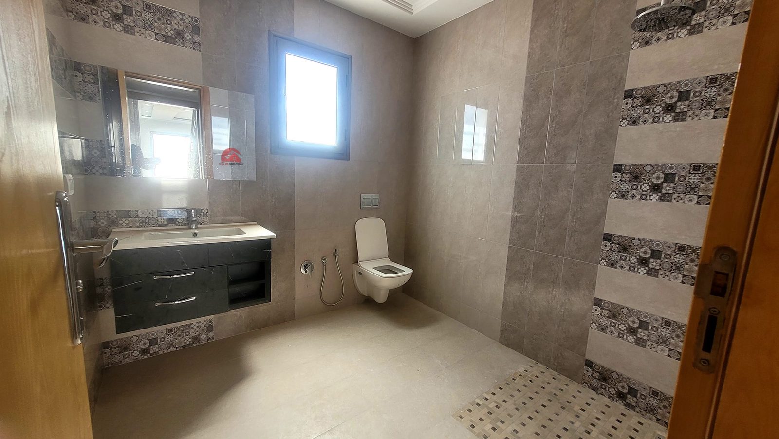 VILLA NEUVE À VENDRE AVEC PISCINE À HOUMT SOUK DJERBA-REF V 629 - photo 2