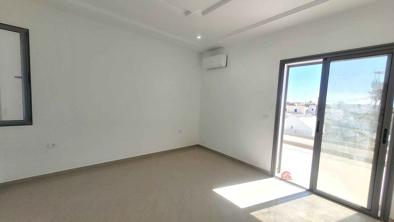 VILLA NEUVE À VENDRE AVEC PISCINE À HOUMT SOUK DJERBA-REF V 629 - photo 5