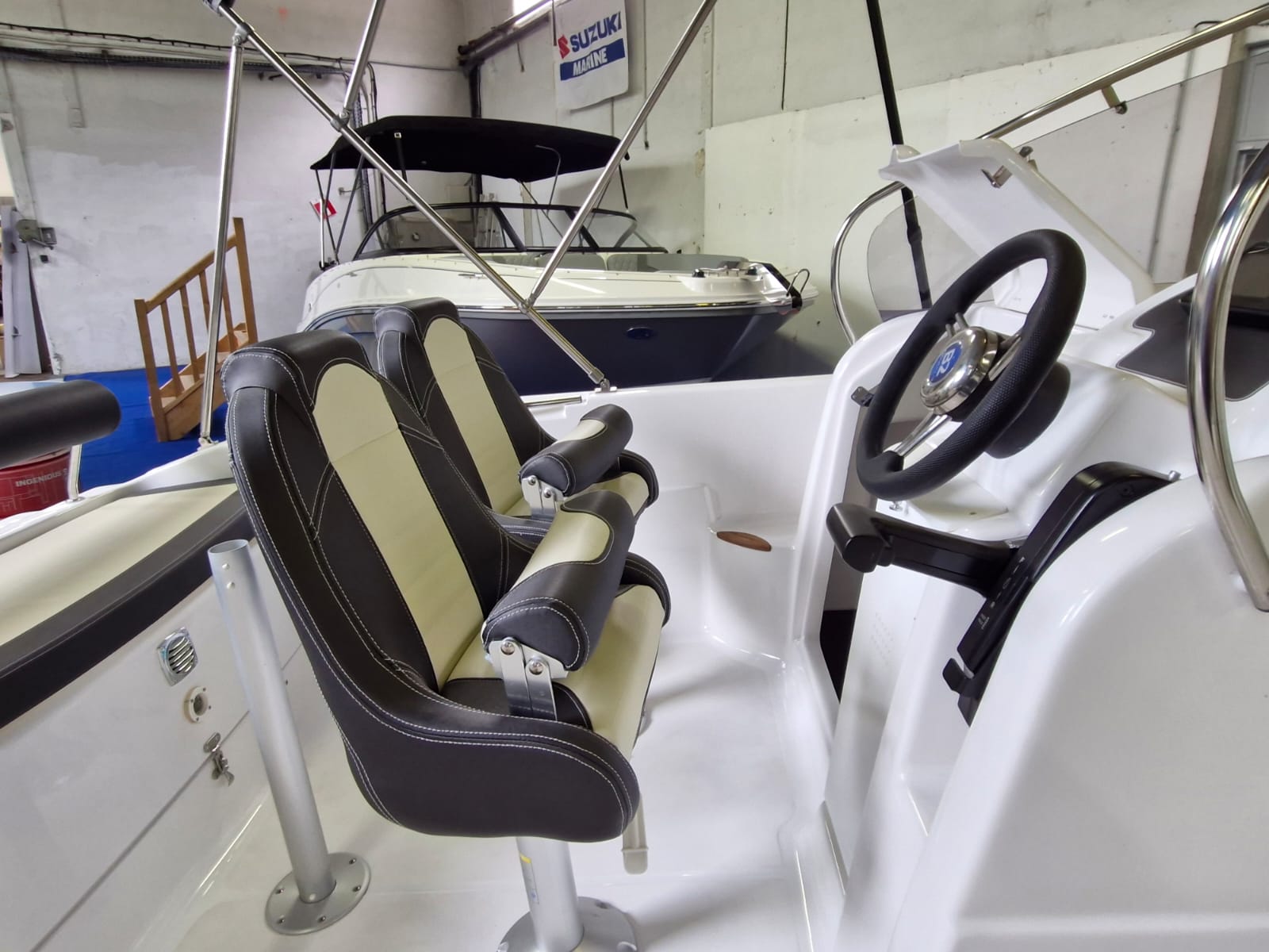 B2 MARINE 572 OPEN - photo 4