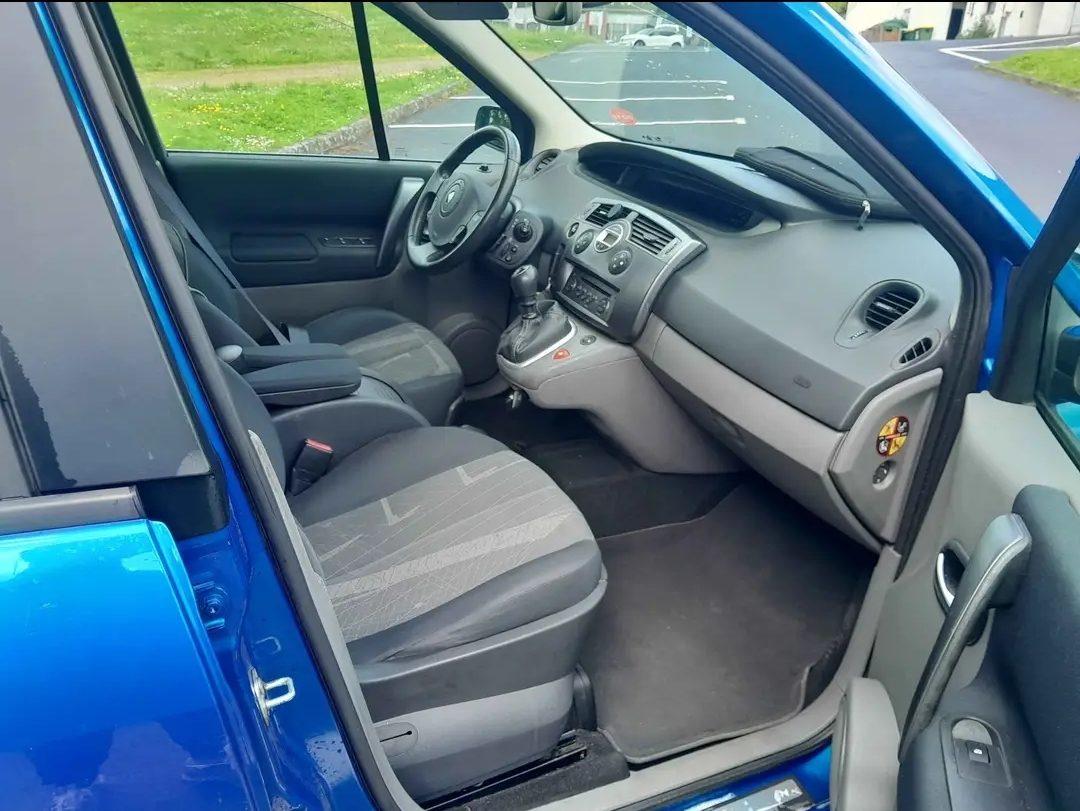 renault  Megane Scenic - photo 2