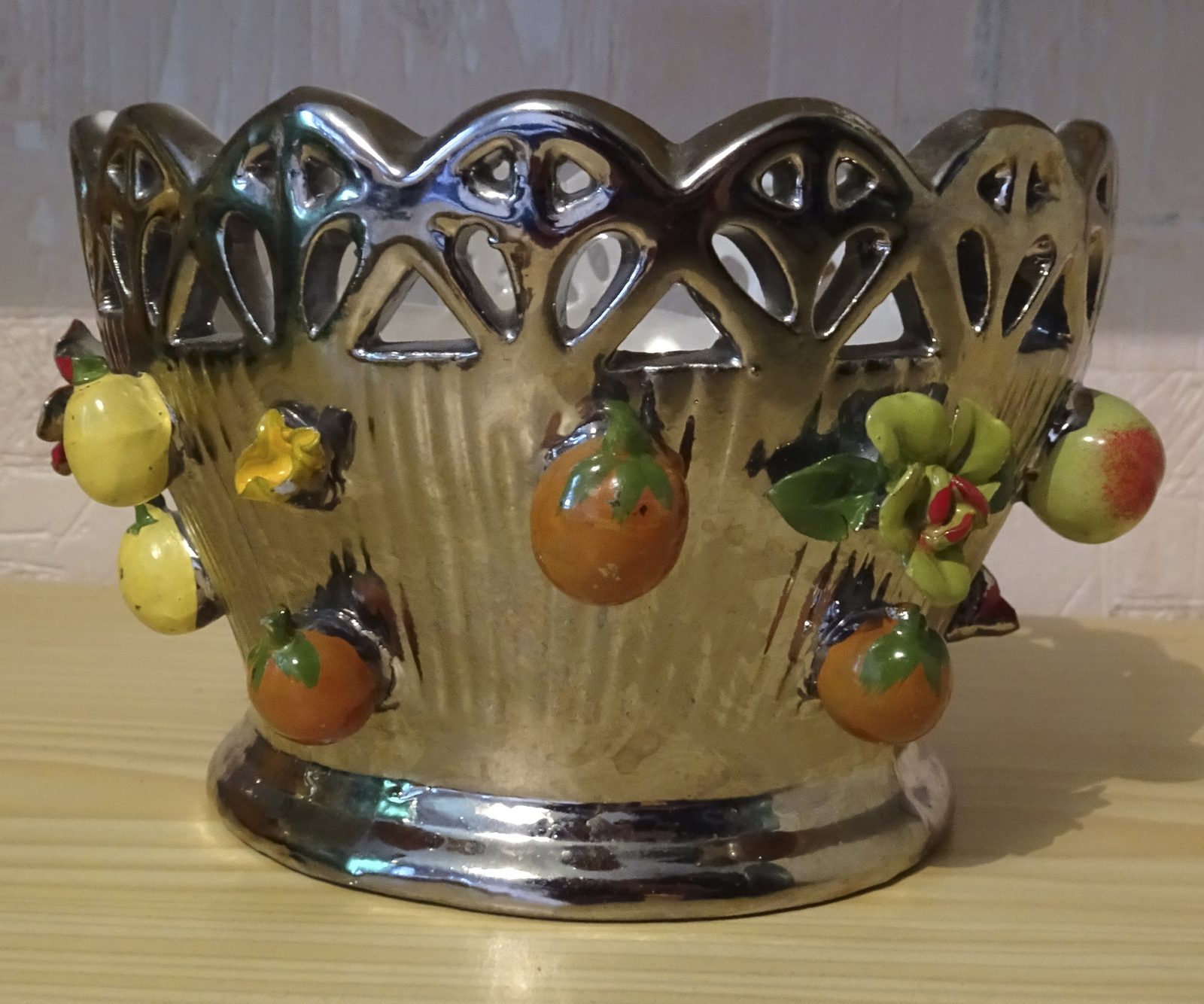 CORBEILLE POT CERAMIQUE FRUITS FLEURS VINTAGE DOREE BORD DENTELLE - photo 3