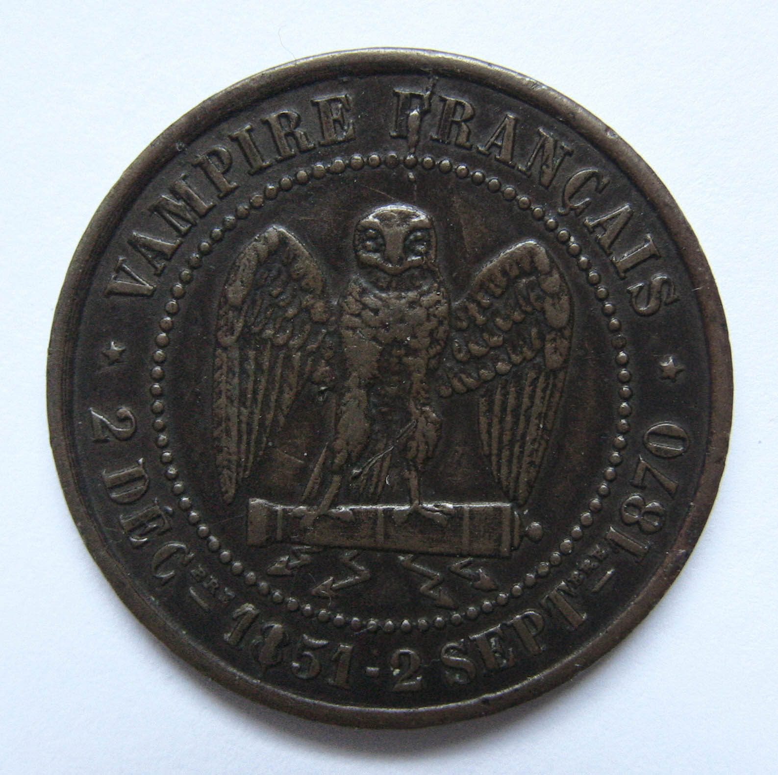 MEDAILLE VAMPIRE FRANCAIS NAPOLEON III LE MISERABLE 1851-1870 - photo 2
