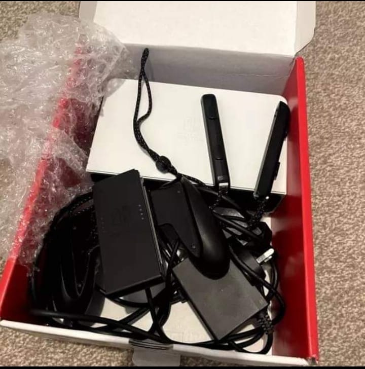 Nintendo switch - photo 2