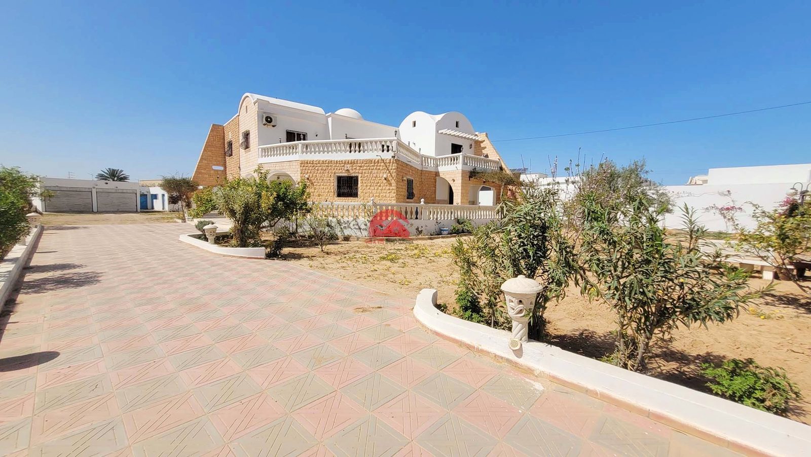 GRANDE VILLA MEUBLÉE À VENDRE À DJERBA MIDOUN ZA - RÉF V700 - photo 1