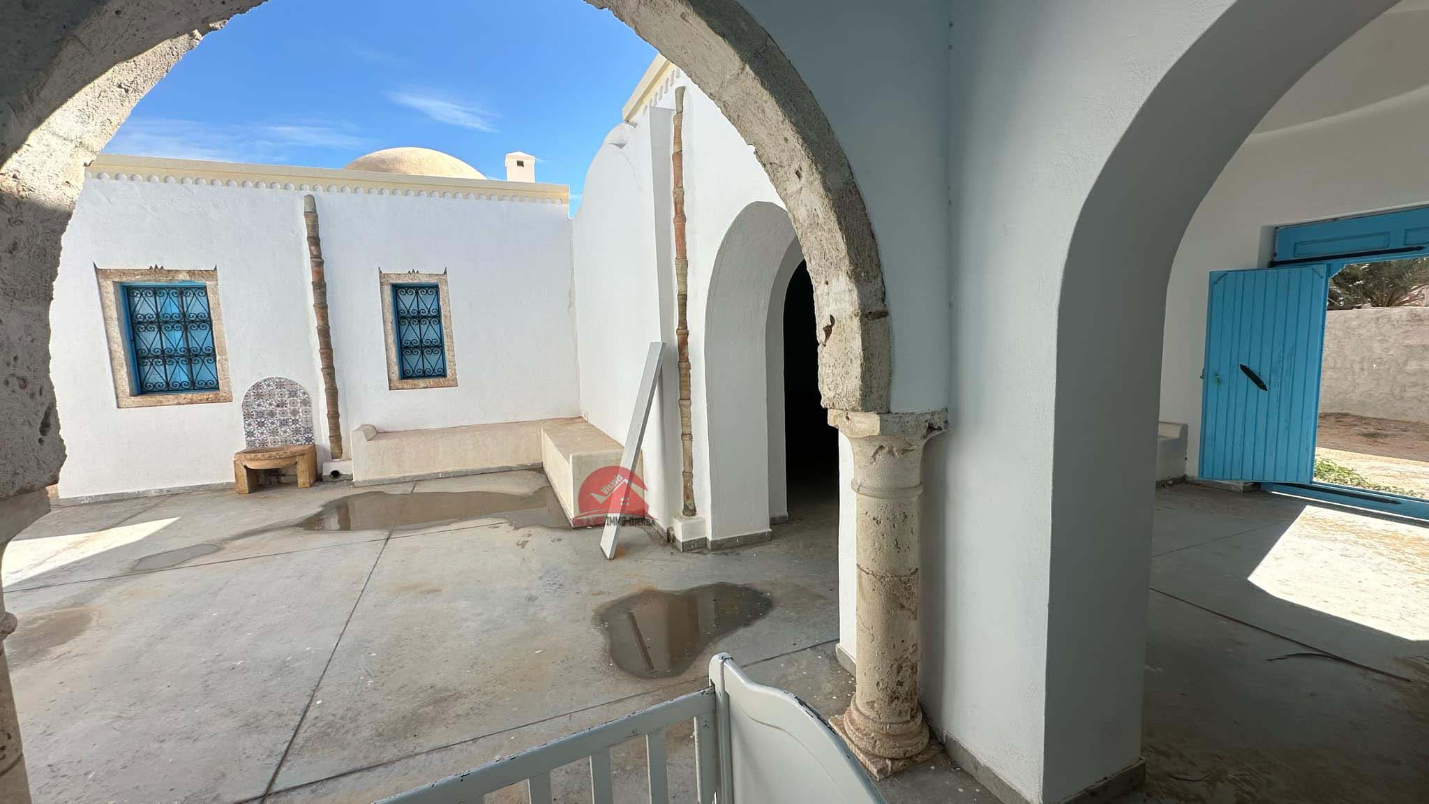HOUCH TYPIQUE DJERBIEN À HOUMT SOUK - RÉF H698 - photo 5