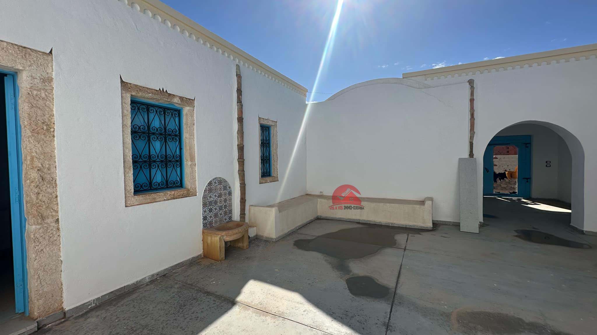 HOUCH TYPIQUE DJERBIEN À HOUMT SOUK - RÉF H698 - photo 6
