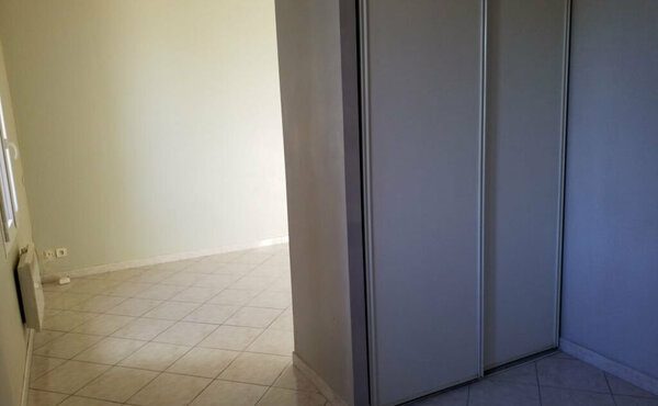 Location appartement deux-pièces meublée - photo 2