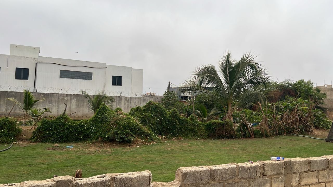 Terrain de 300 mètres carrés à vendre à Saly  Sénégal - photo 2