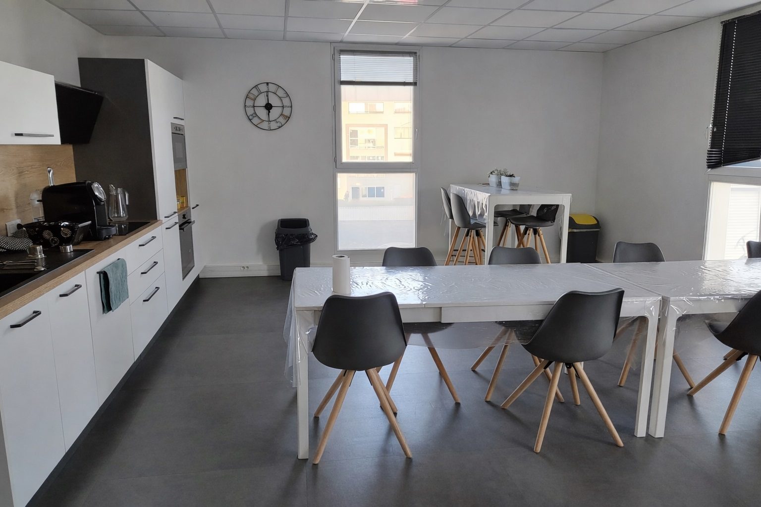 Bureaux privés meublés de 11 à 19 m² à Nîmes - photo 2