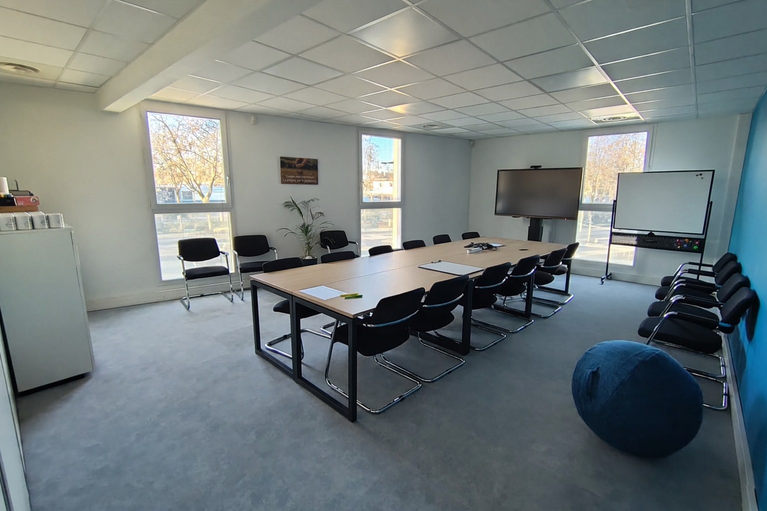 Bureaux privés meublés de 11 à 19 m² à Nîmes - photo 3