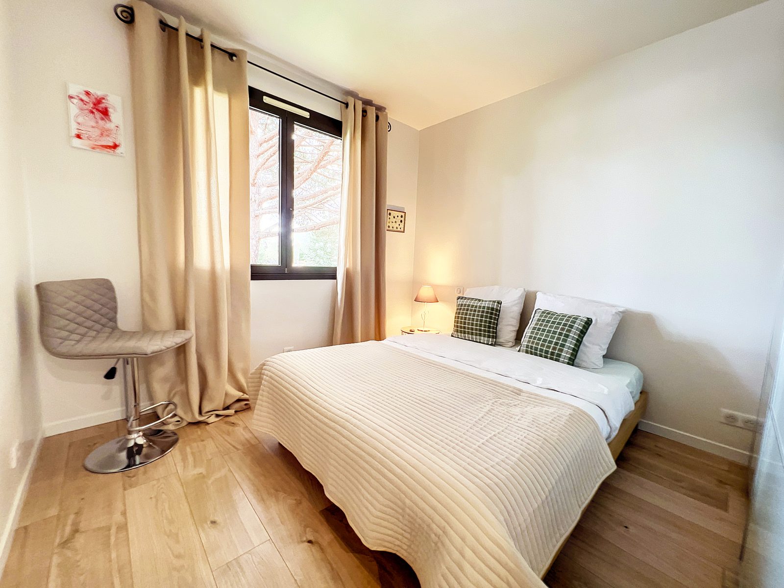 A LOUER APPARTEMENT/DUPLEX MOUGINS 70m² 3Pieces 2 chambres Etg 1/1 - photo 4