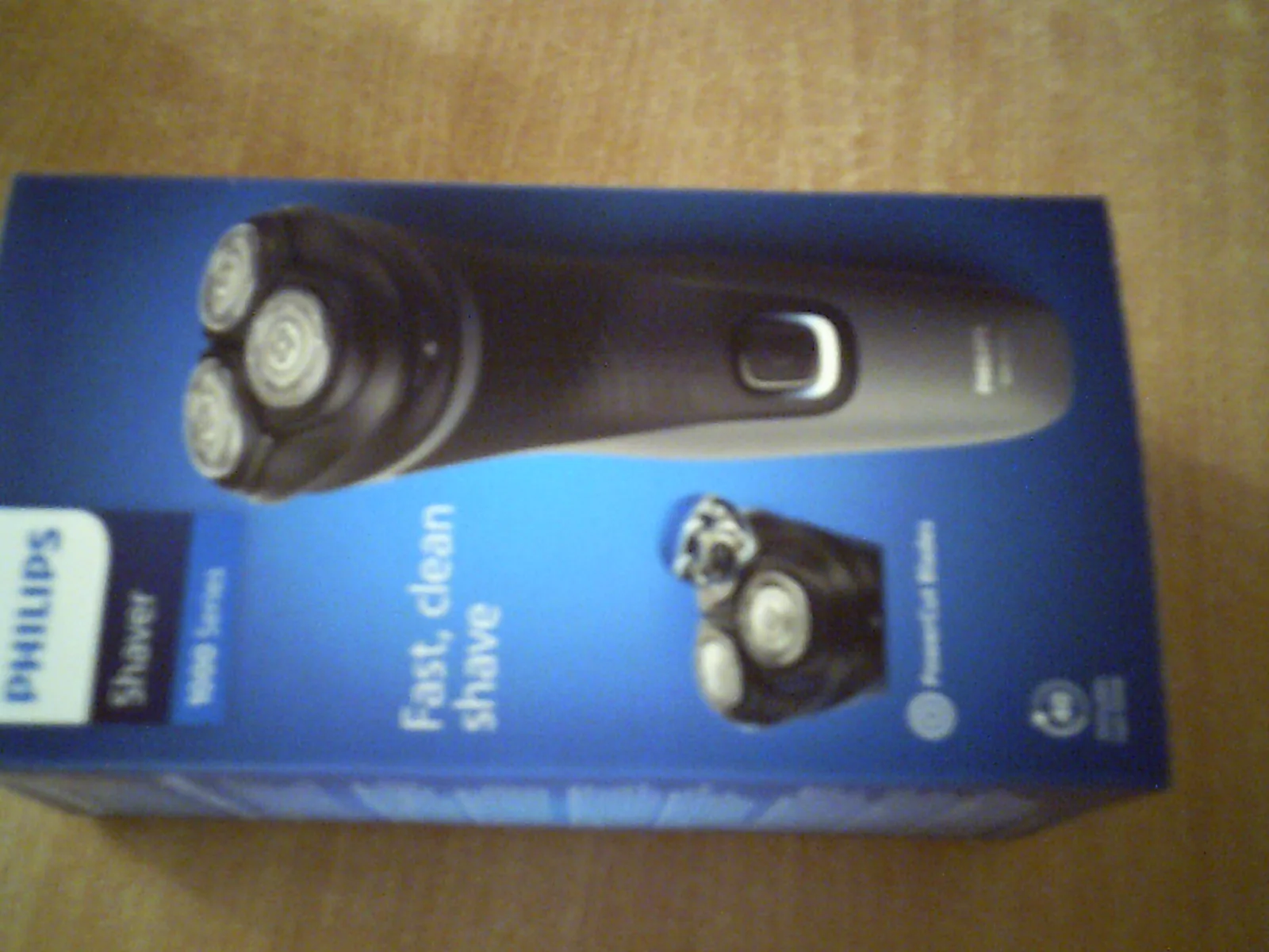 vend   un rasoir    philips   3  tetes   état   neuf - photo 1
